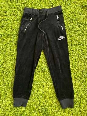 Nike Women's Sportswear Velour Jogger Pants Black